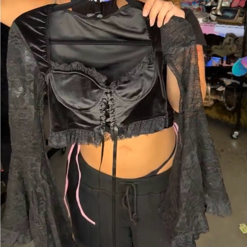 Widow Lace Flare Top
